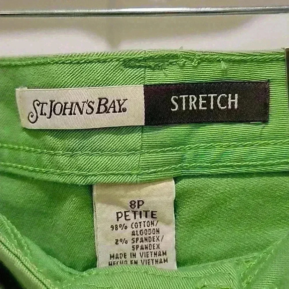 St. John's Bay Green Belted Pants Stretch Size 8P - Picture 2 of 7
